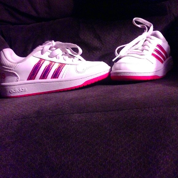 Girls Adidas shoes - Picture 1 of 3